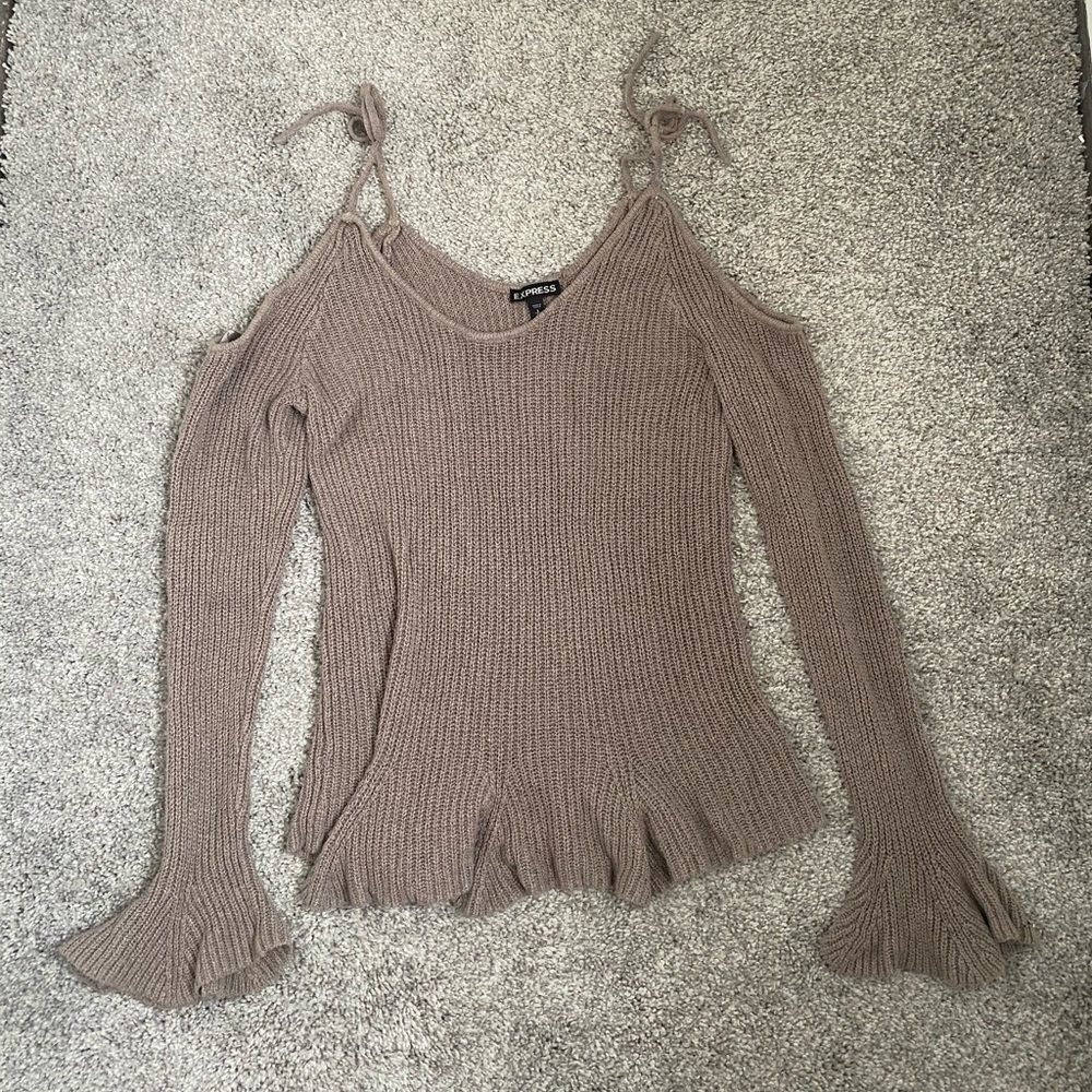Express shoulder cut out sweater size: small color: beige